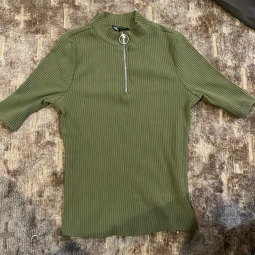 Women’s/junior’s green ribbed top